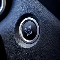 Encendido con botón Start & Stop y llave con Smart Entry (En versiones SEG e Híbridas)