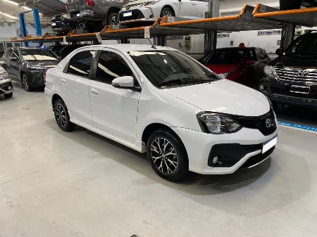 ETIOS XLS SEDAN 4AT 2021- imgN°1