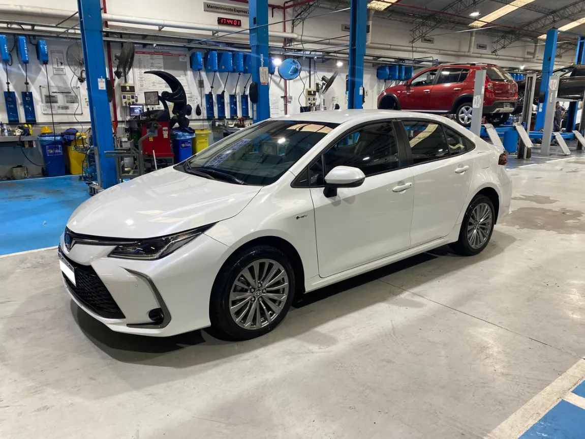 TOYOTA COROLLA HEV XEI 2025