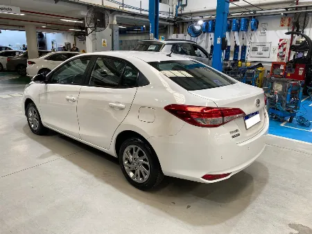 YARIS XLS SEDAN 2022- imgN°3