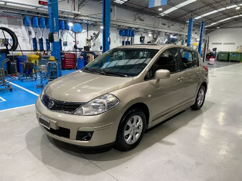 NISSAN TIIDA 5P MT TEKNA8.900.000 2013